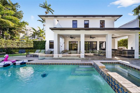 Casa en venta en Miami, Florida, 5 dormitorios, 380.16 m2 № 2029823 - foto 25