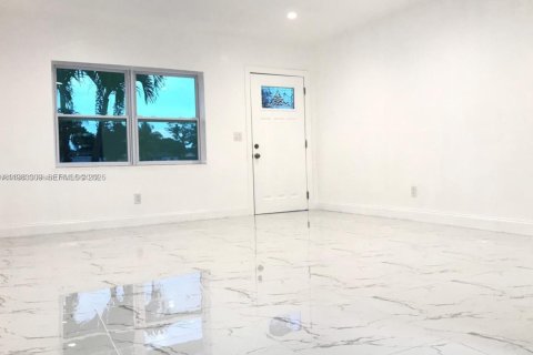 Casa en alquiler en North Lauderdale, Florida, 2 dormitorios, 92.9 m2 № 2050009 - foto 3