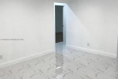 Casa en alquiler en North Lauderdale, Florida, 2 dormitorios, 92.9 m2 № 2050009 - foto 2