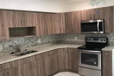 Casa en alquiler en North Lauderdale, Florida, 2 dormitorios, 92.9 m2 № 2050009 - foto 5