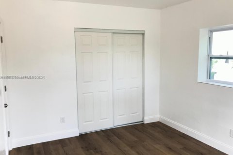 Casa en alquiler en North Lauderdale, Florida, 2 dormitorios, 92.9 m2 № 2050009 - foto 11