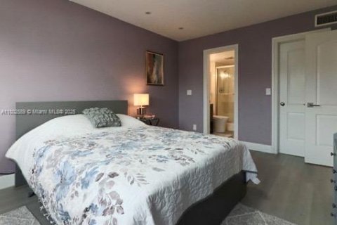 Купить кондоминиум в Халландейл-Бич, Флорида 2 спальни, 111.48м2, № 1981010 - фото 18