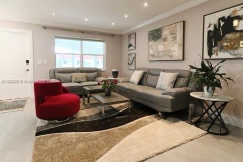 Купить кондоминиум в Халландейл-Бич, Флорида 2 спальни, 111.48м2, № 1981010 - фото 14