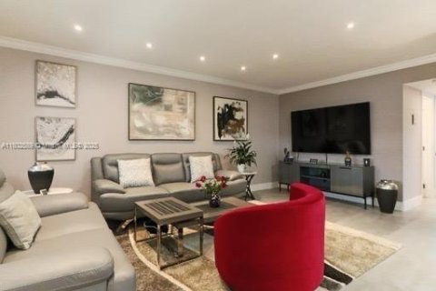 Купить кондоминиум в Халландейл-Бич, Флорида 2 спальни, 111.48м2, № 1981010 - фото 6