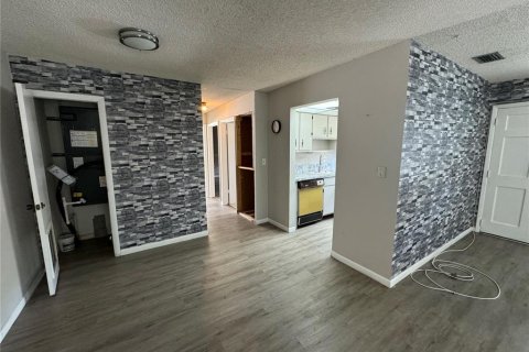 Copropriété à vendre à Clearwater, Floride: 2 chambres, 76.92 m2 № 1720199 - photo 6