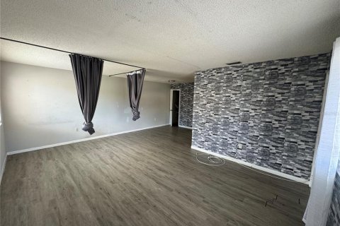 Copropriété à vendre à Clearwater, Floride: 2 chambres, 76.92 m2 № 1720199 - photo 4