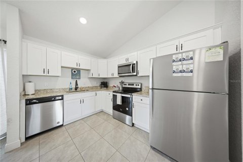 Villa ou maison à vendre à Ocala, Floride: 4 chambres, 134.52 m2 № 2428890 - photo 6