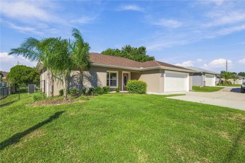 Villa ou maison à vendre à Ocala, Floride: 4 chambres, 134.52 m2 № 2428890 - photo 2