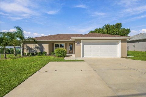 Villa ou maison à Ocala, Floride 4 chambres, 134.52 m2 № 2428890
