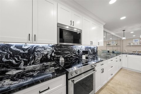 Condominio en venta en Sarasota, Florida, 2 dormitorios, 111.48 m2 № 2318769 - foto 15