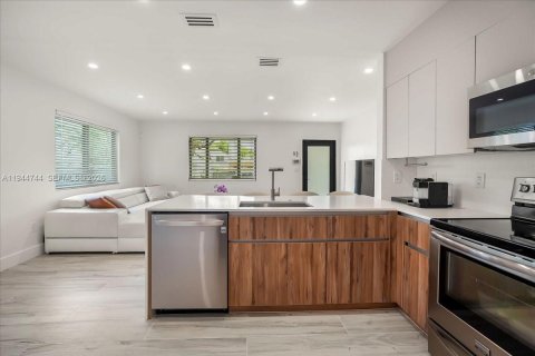 Купить виллу или дом в Майами, Флорида 3 спальни, 110.74м2, № 2152833 - фото 14