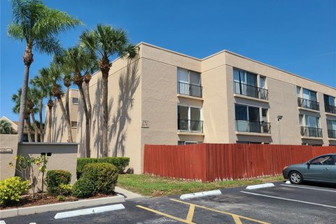 Condo in Sarasota, Florida, 1 bedroom № 2213896