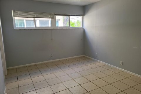 Condo in Sarasota, Florida, 1 bedroom № 2213896 - photo 5