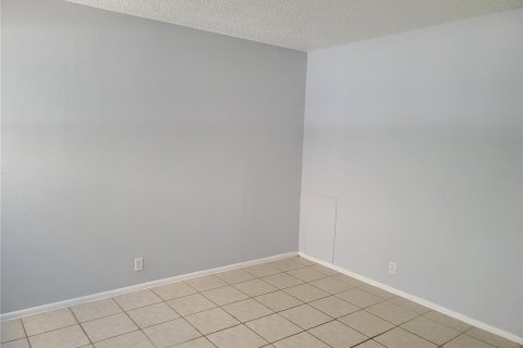 Condo in Sarasota, Florida, 1 bedroom № 2213896 - photo 6