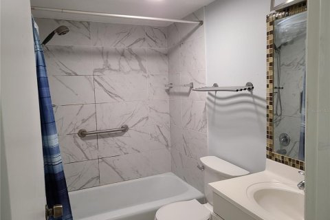 Condo in Sarasota, Florida, 1 bedroom № 2213896 - photo 7