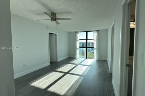 Copropriété à louer à Miami, Floride: 2 chambres, 78.97 m2 № 1987288 - photo 1
