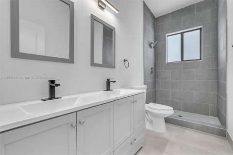 Touwnhouse à louer à Hallandale Beach, Floride: 3 chambres, 174.93 m2 № 1933339 - photo 9