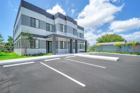 Touwnhouse à louer à Hallandale Beach, Floride: 3 chambres, 174.93 m2 № 1933339 - photo 21