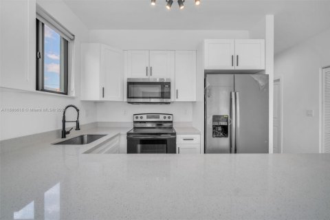 Touwnhouse à louer à Hallandale Beach, Floride: 3 chambres, 174.93 m2 № 1933339 - photo 2