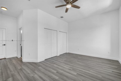 Touwnhouse à louer à Hallandale Beach, Floride: 3 chambres, 174.93 m2 № 1933339 - photo 8