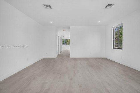 Touwnhouse à louer à Hallandale Beach, Floride: 3 chambres, 174.93 m2 № 1933339 - photo 13