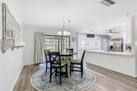Купить виллу или дом в Лейк-Уэльс, Флорида 6 комнат, 123.1м2, № 1878057 - фото 12
