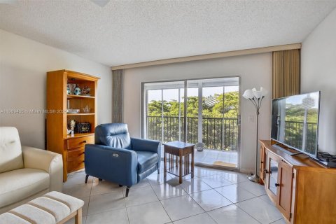 Copropriété à vendre à Pembroke Pines, Floride: 1 chambre, 87.33 m2 № 1970341 - photo 19