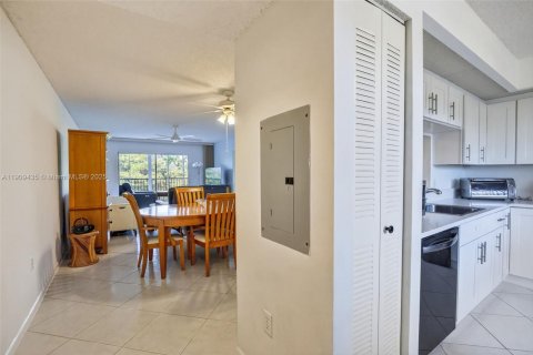 Copropriété à vendre à Pembroke Pines, Floride: 1 chambre, 87.33 m2 № 1970341 - photo 17