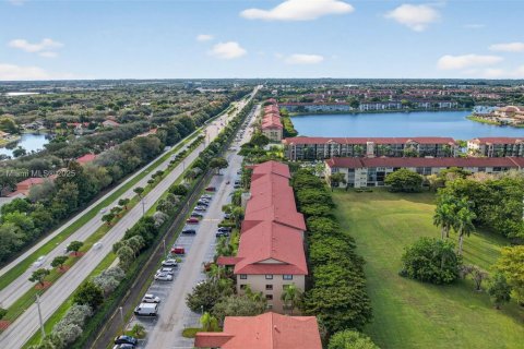 Copropriété à vendre à Pembroke Pines, Floride: 1 chambre, 87.33 m2 № 1970341 - photo 11
