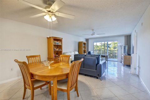 Copropriété à vendre à Pembroke Pines, Floride: 1 chambre, 87.33 m2 № 1970341 - photo 23