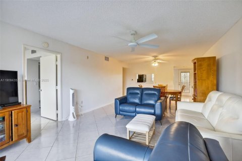 Copropriété à vendre à Pembroke Pines, Floride: 1 chambre, 87.33 m2 № 1970341 - photo 21