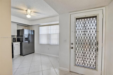 Copropriété à vendre à Pembroke Pines, Floride: 1 chambre, 87.33 m2 № 1970341 - photo 4
