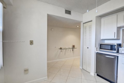 Copropriété à vendre à Pembroke Pines, Floride: 1 chambre, 87.33 m2 № 1970341 - photo 5