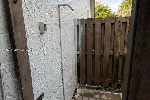 Casa en venta en Pembroke Pines, Florida, 4 dormitorios, 197.97 m2 № 2002643 - foto 17