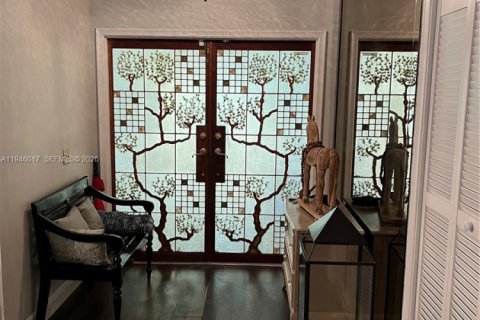 Casa en venta en Pembroke Pines, Florida, 4 dormitorios, 197.97 m2 № 2002643 - foto 3