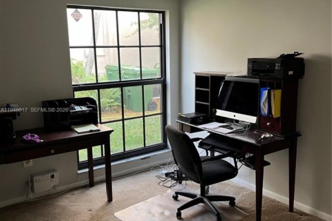 Casa en venta en Pembroke Pines, Florida, 4 dormitorios, 197.97 m2 № 2002643 - foto 11