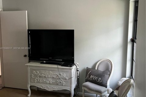 Casa en venta en Pembroke Pines, Florida, 4 dormitorios, 197.97 m2 № 2002643 - foto 14