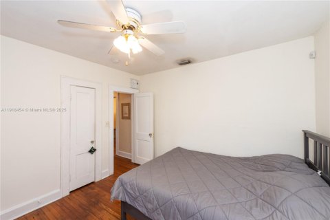 Купить виллу или дом в Корал-Гейблс, Флорида 2 спальни, 120.77м2, № 1973104 - фото 13