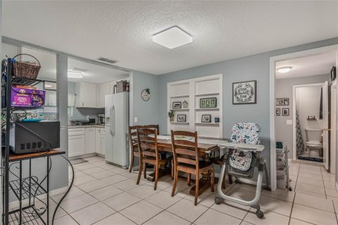 House in Lake Mary, Florida 3 bedrooms, 121.7 sq.m. № 1670607 - photo 11