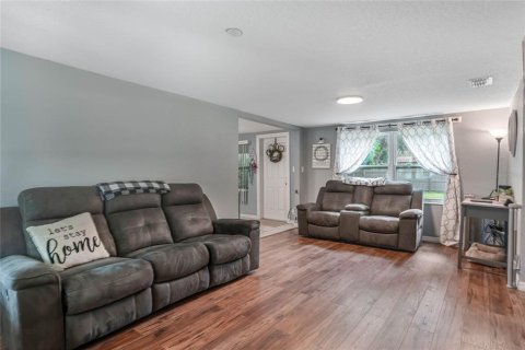 House in Lake Mary, Florida 3 bedrooms, 121.7 sq.m. № 1670607 - photo 8