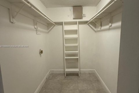 Condominio en alquiler en Lauderhill, Florida, 3 dormitorios, 111.02 m2 № 1945916 - foto 8