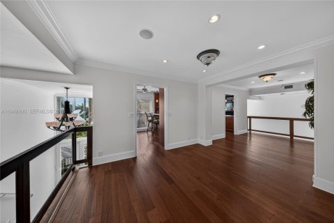 Adosado en venta en Hillsboro Beach, Florida, 6 dormitorios, 870.31 m2 № 2004938 - foto 11