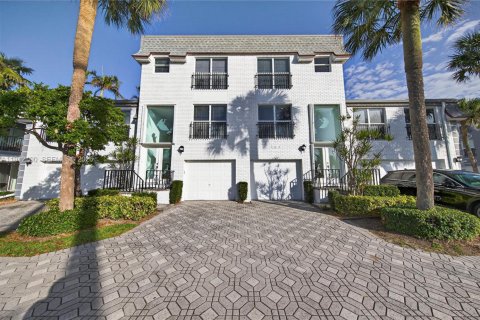 Adosado en venta en Hillsboro Beach, Florida, 6 dormitorios, 870.31 m2 № 2004938 - foto 3