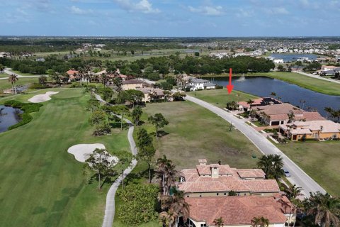 Casa en venta en Port St. Lucie, Florida, 3 dormitorios, 267.56 m2 № 2268323 - foto 4