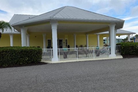 Copropriété à vendre à Port Charlotte, Floride: 2 chambres, 92.53 m2 № 2368910 - photo 19