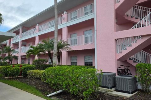 Condo à Port Charlotte, Floride, 2 chambres  № 2368910