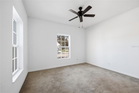 Townhouse in Davenport, Florida 4 bedrooms, 181.16 sq.m. № 2205702 - photo 19
