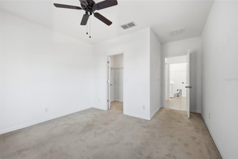 Townhouse in Davenport, Florida 4 bedrooms, 181.16 sq.m. № 2205702 - photo 20