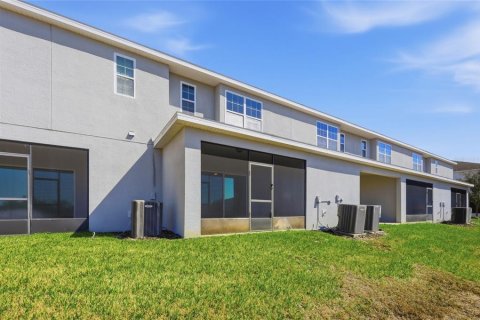 Townhouse in Davenport, Florida 4 bedrooms, 181.16 sq.m. № 2205702 - photo 8