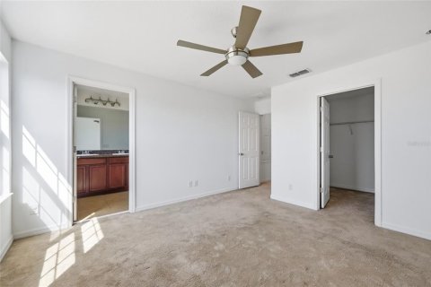 Townhouse in Davenport, Florida 4 bedrooms, 181.16 sq.m. № 2205702 - photo 27